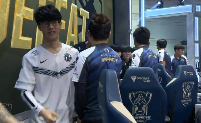 VCS公布冬季赛最佳阵容：CES四人入选一阵