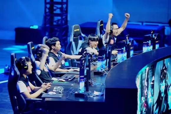 TES赛后群访 Meiko ：顶着布隆打一级团是因为我们觉得阵容也不弱