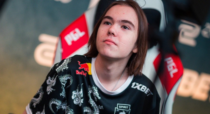 里程碑：Crisp达成LPL700出场成就