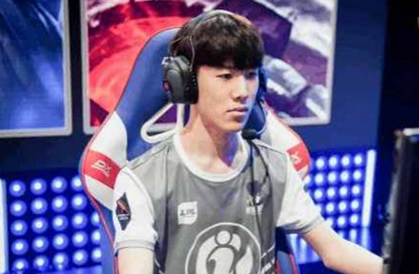 FUT, Fnatic , 和 ECSTATIC 晋级 StarLadder StarSeries 2025 秋季赛的预选赛：EQ